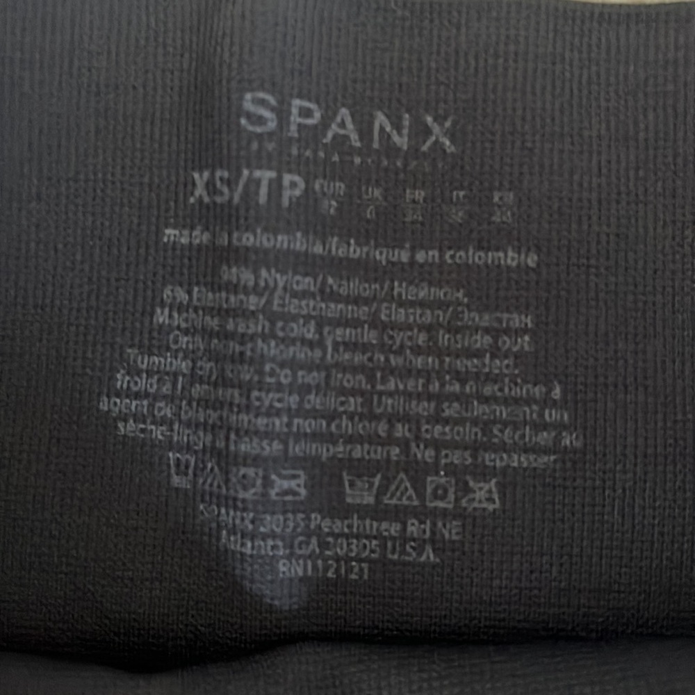 SPANX “look at me now” seamless leggings- XS black camo - Picture 5 of 7